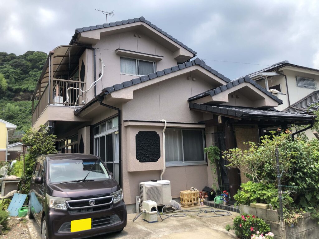 Ｔ様邸　鹿児島市　雨漏り修繕工事・屋根葺き替え・外壁塗装★施工事例 【外壁スタジオ滝の神】鹿児島市・姶良市・日置市・外壁塗装・屋根塗装・雨漏り診断